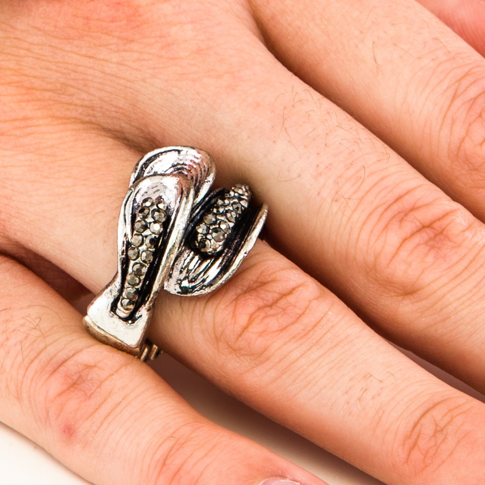 NEW! ANTIQUED SILVER STRETCH RING